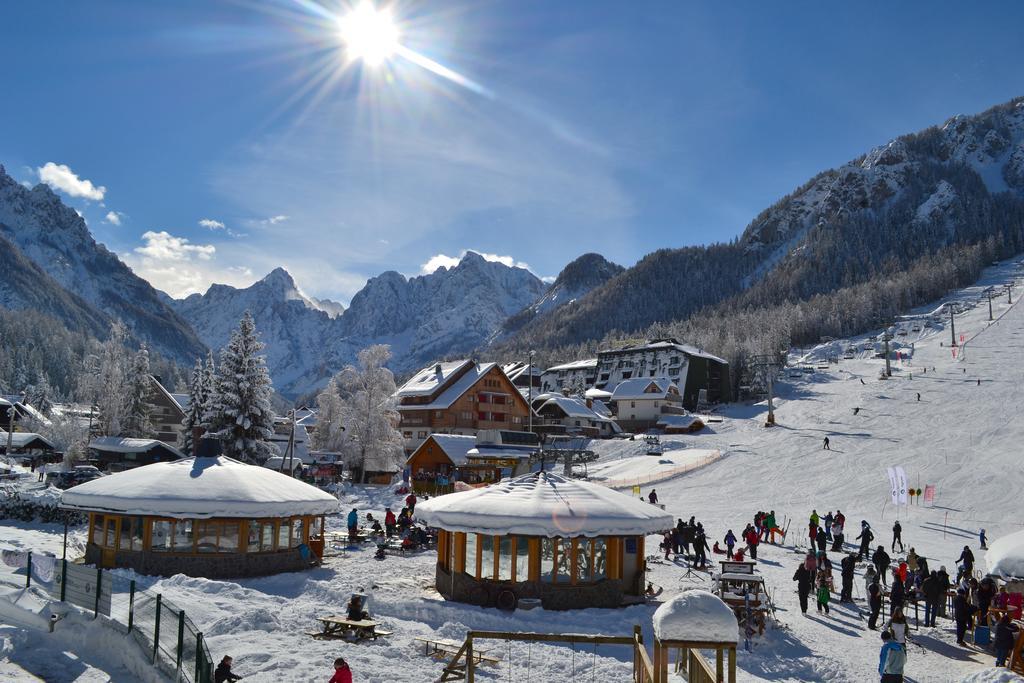 Apartment Mojstrovka With Terrace In City Center Kranjska Gora Chambre photo