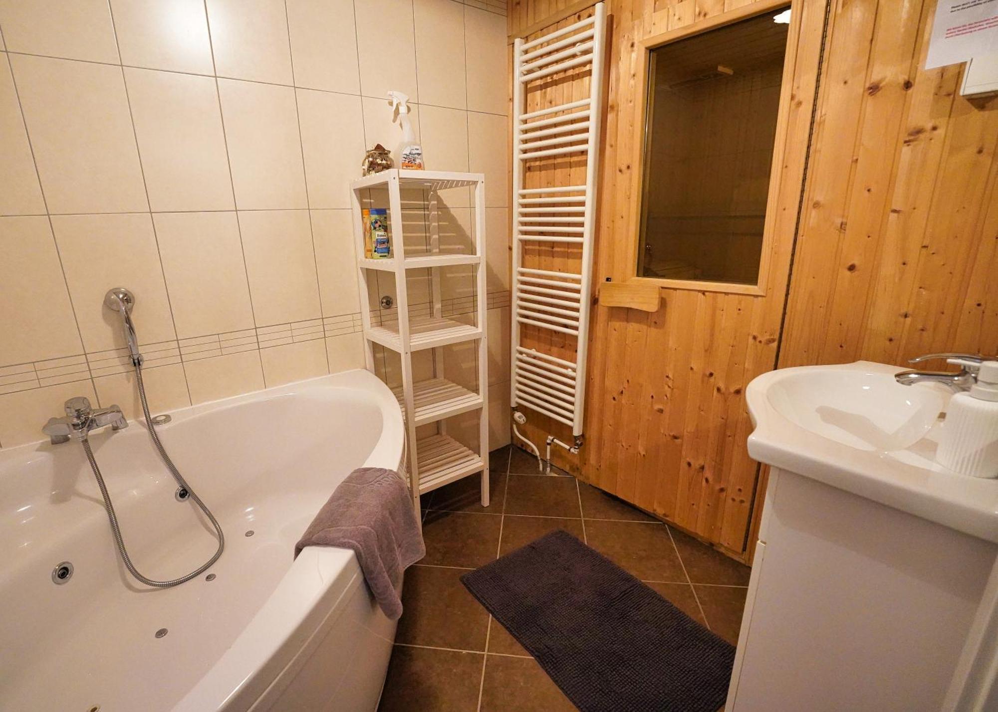 Apartment Mojstrovka With Terrace In City Center Kranjska Gora Extérieur photo
